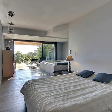 Penthouse De Charme Apartment *